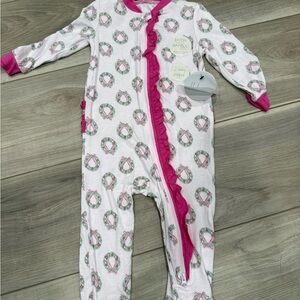 Pink Wreath Footie Milkberry